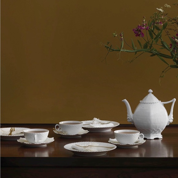 Royal Copenhagen White Fluted Full Lace Teapot 100 CL - Picture 2 of 12